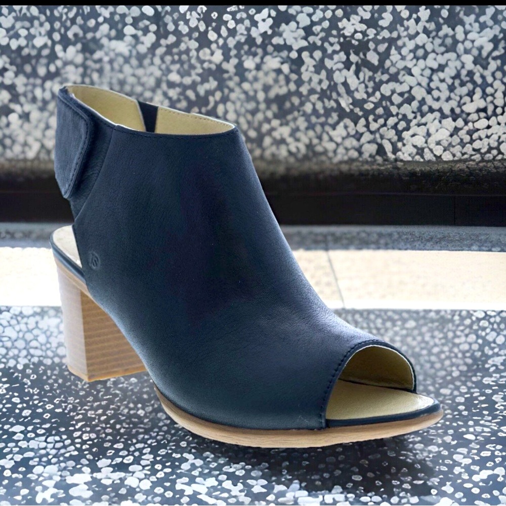 Josef Seibel Leather Bonnie 09 Dress Sandal W/Peep Toe & Heel W/Heel Strap 6-6.5